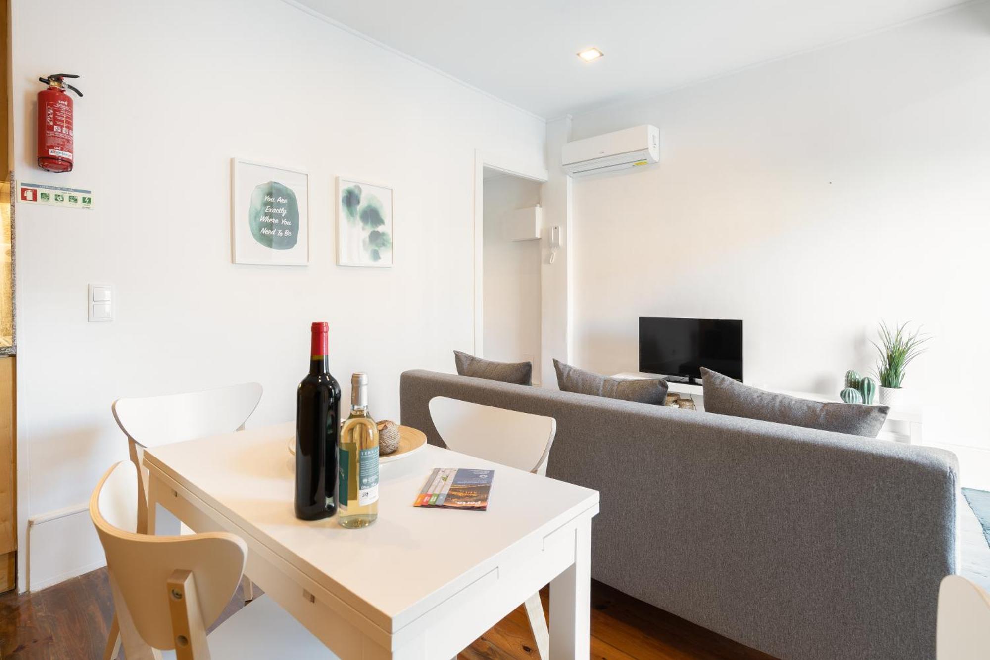 Host Wise - Modern Studios With Terrace - Walk Everywhere Πόρτο Δωμάτιο φωτογραφία