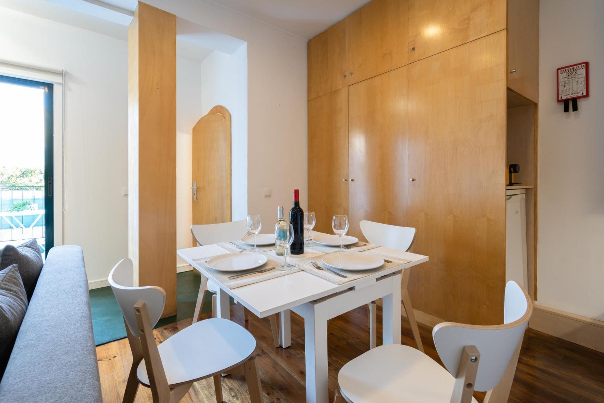 Host Wise - Modern Studios With Terrace - Walk Everywhere Πόρτο Δωμάτιο φωτογραφία
