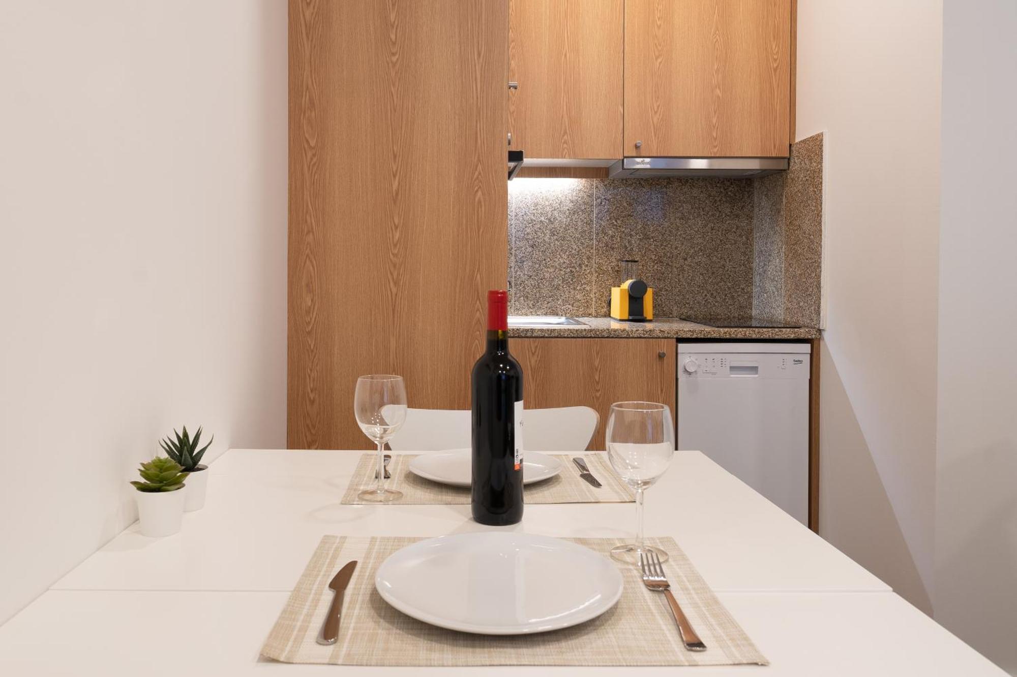 Host Wise - Modern Studios With Terrace - Walk Everywhere Πόρτο Δωμάτιο φωτογραφία
